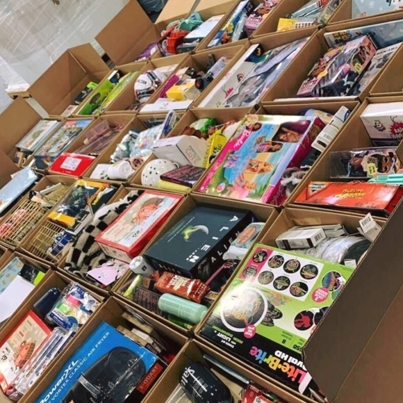 Assorted 5lb Kids Box Collection - Picture 2 of 3